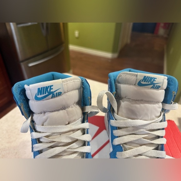 Jordan 1 Retro UNC (GS) 
Youth 7 = Woman’s 8.5 - Picture 12 of 15